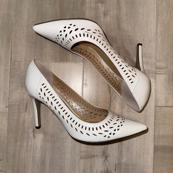 White high heels with laser cut design - Picture 2 of 4